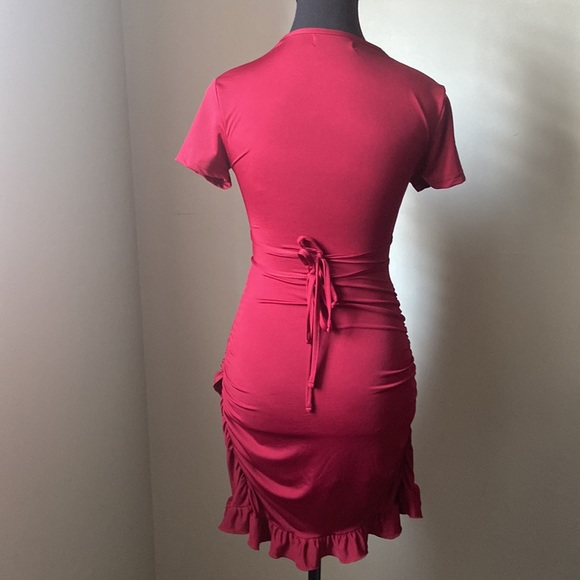 New without tags. red wine cut out tie dress with frills. Small/us size 4 - Picture 4 of 7